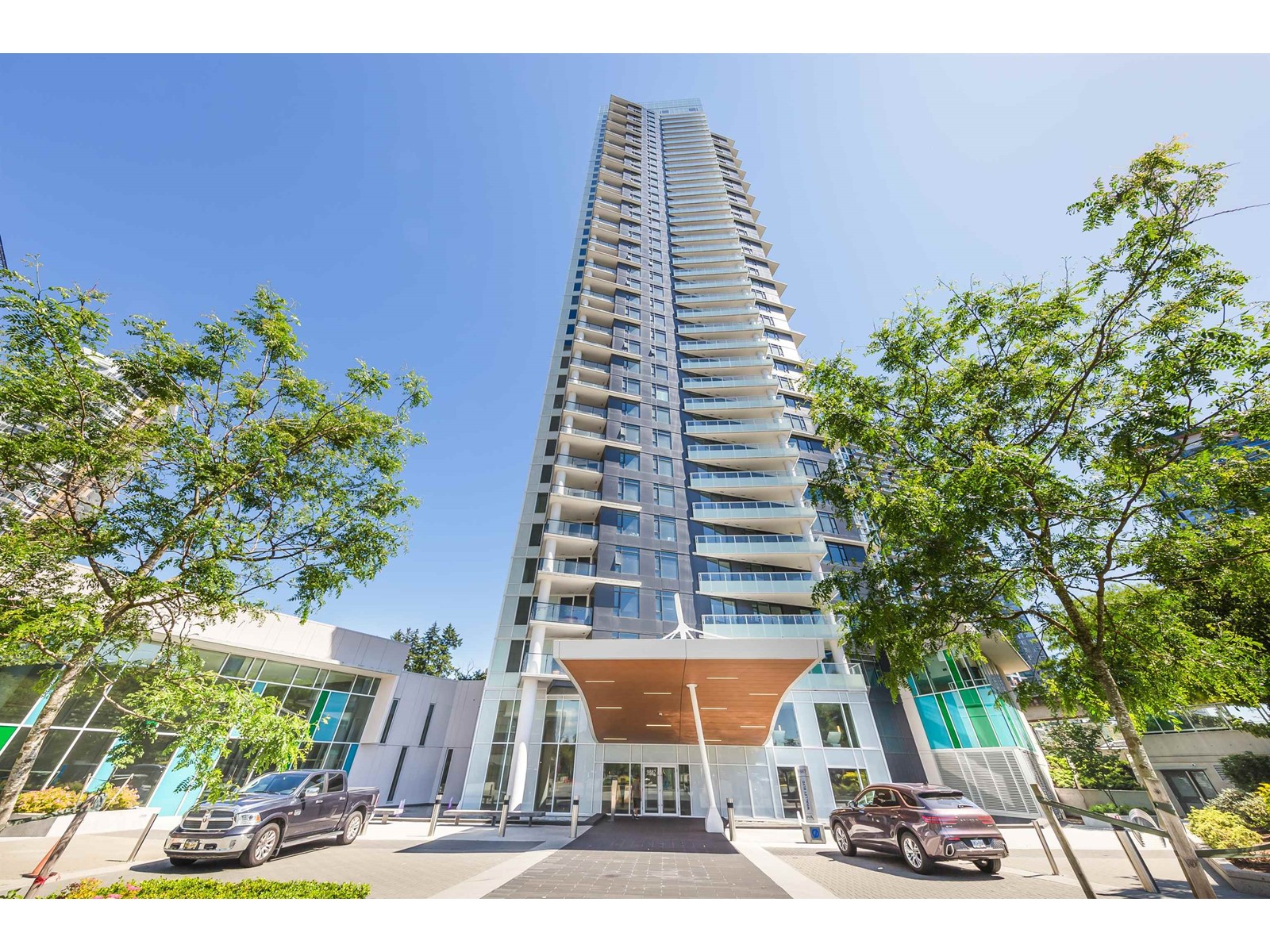 407 9887 WHALLEY BOULEVARD, Surrey, British Columbia