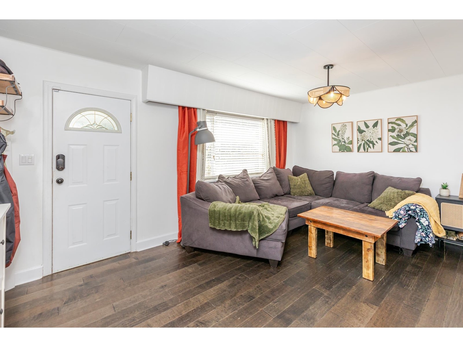 33479 Fifth Avenue, Mission, British Columbia  V2V 1X4 - Photo 5 - R2995830