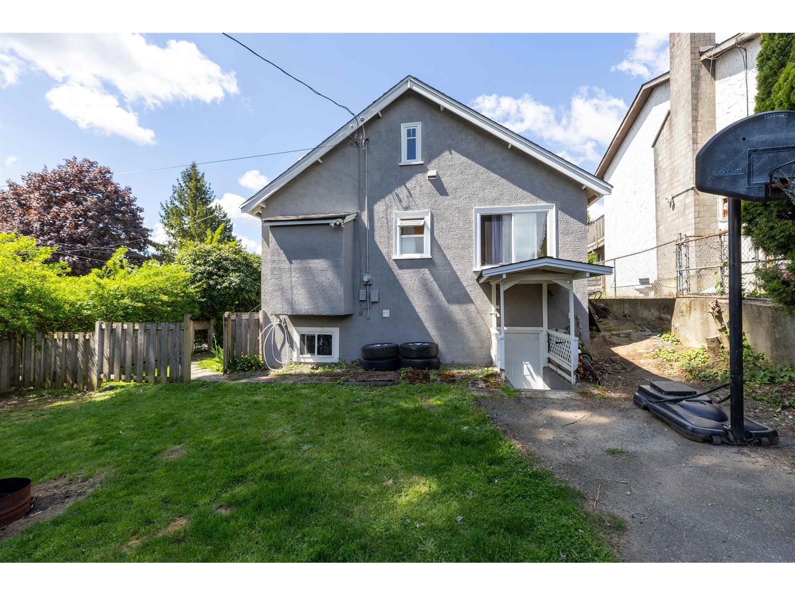 Property at 33479 FIFTH AVENUE image 3