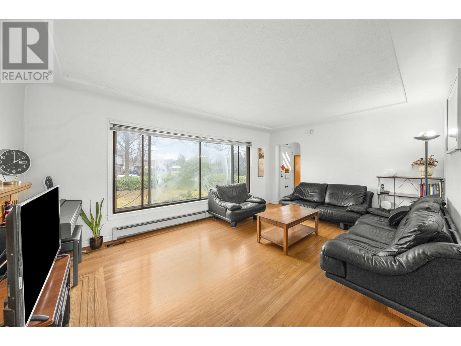 1371 Duthie Avenue, Burnaby, British Columbia  V5A 2R5 - Photo 4 - R2998510