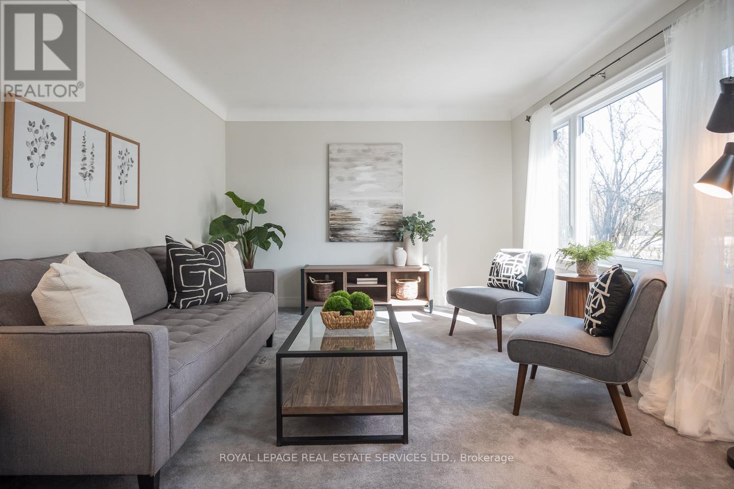 19 Munro Street, Thorold, Ontario  L2V 2V7 - Photo 1 - X12132226