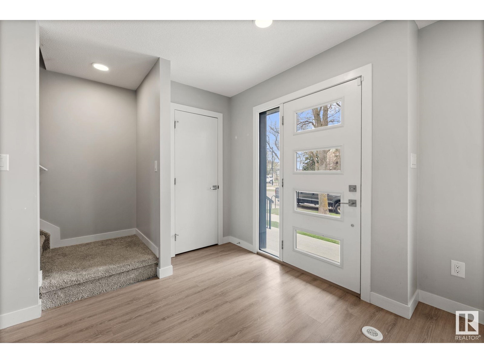 Property at 12208 117 AV NW NW image 2