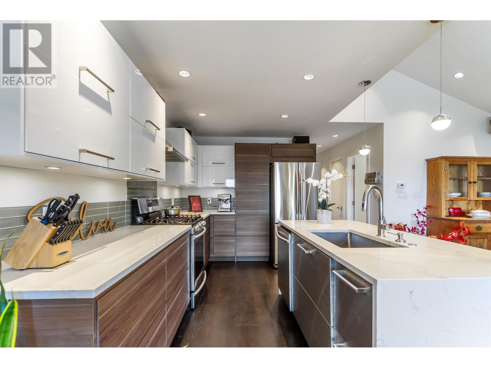 384 E 4th Street, North Vancouver, British Columbia  V7L 1J2 - Photo 21 - R2996593