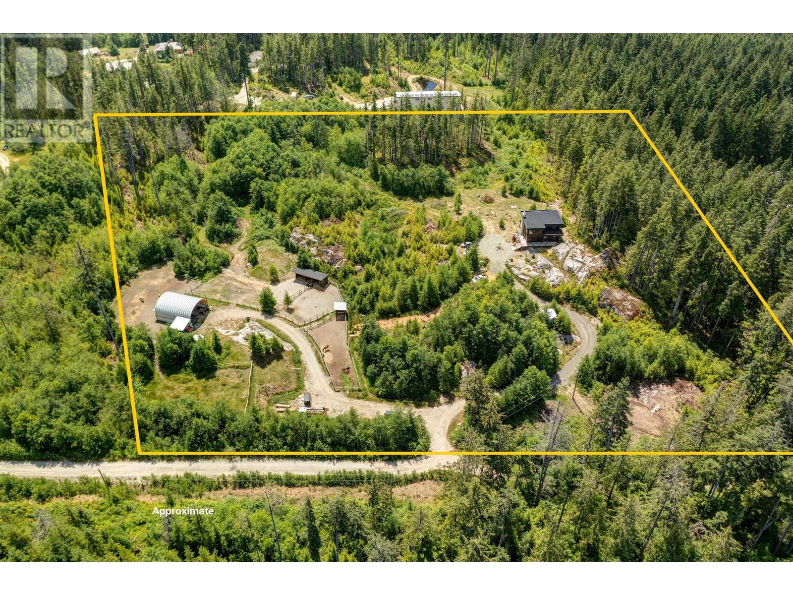 3163 Crystal Road, Roberts Creek, British Columbia  V0N 2W1 - Photo 1 - R2998798