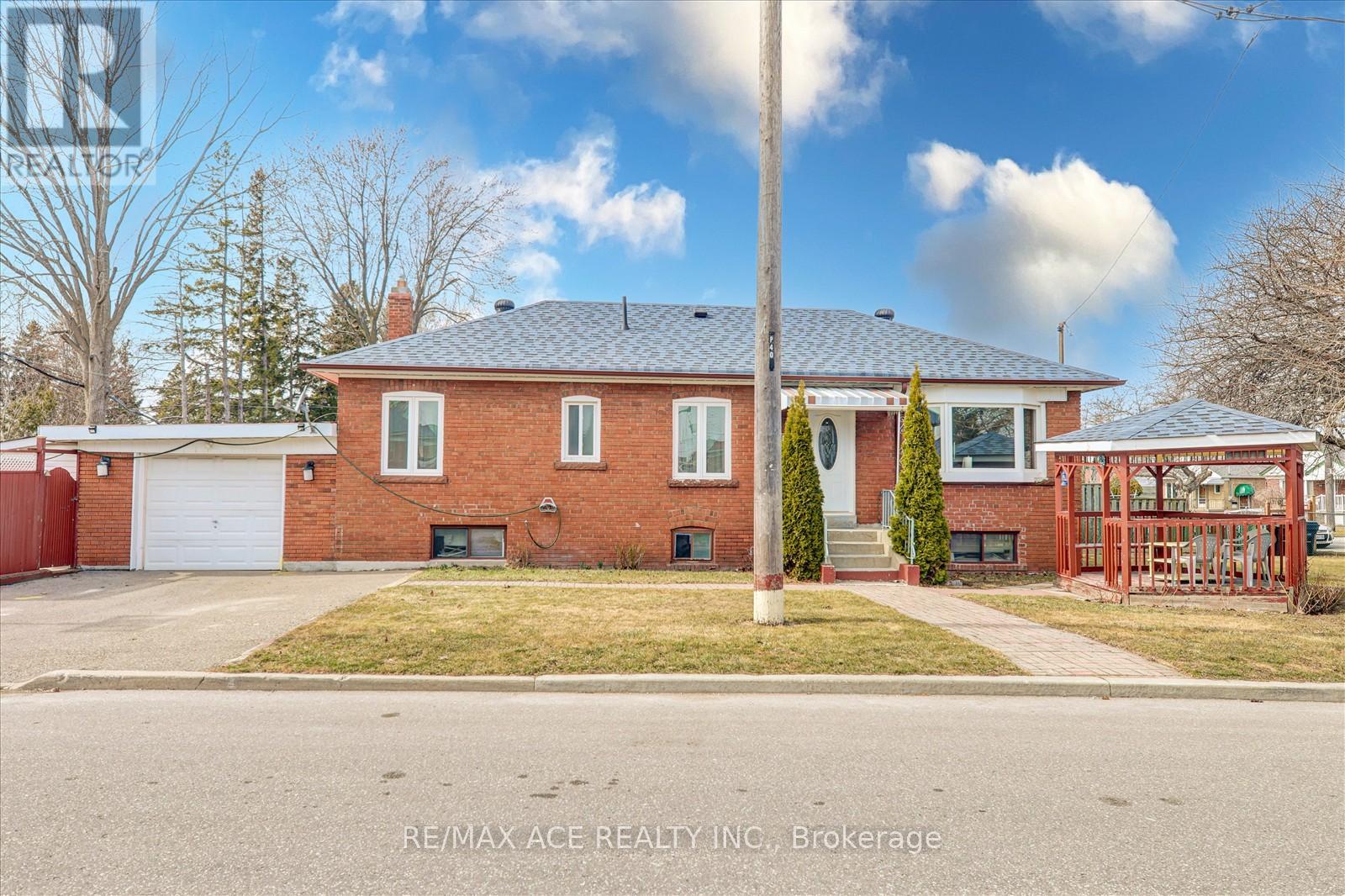 40 Lombardy Crescent, Toronto, Ontario  M1K 4N8 - Photo 1 - E12132302