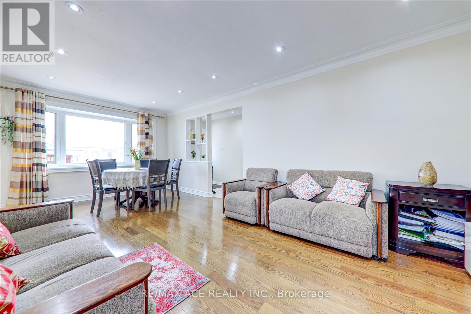 40 Lombardy Crescent, Toronto, Ontario  M1K 4N8 - Photo 10 - E12132302