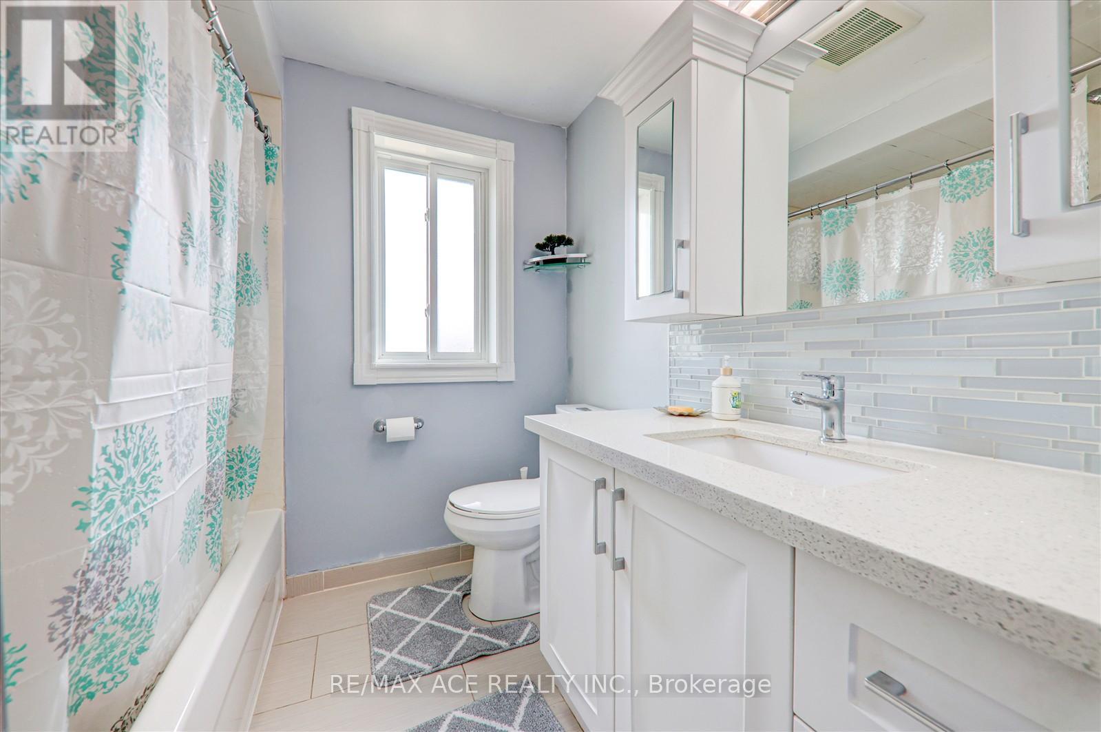 40 Lombardy Crescent, Toronto, Ontario  M1K 4N8 - Photo 14 - E12132302