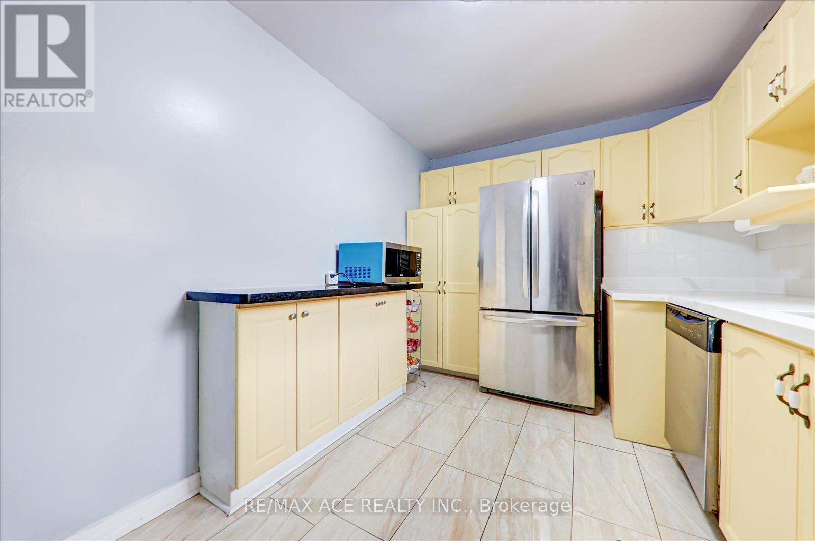 40 Lombardy Crescent, Toronto, Ontario  M1K 4N8 - Photo 20 - E12132302