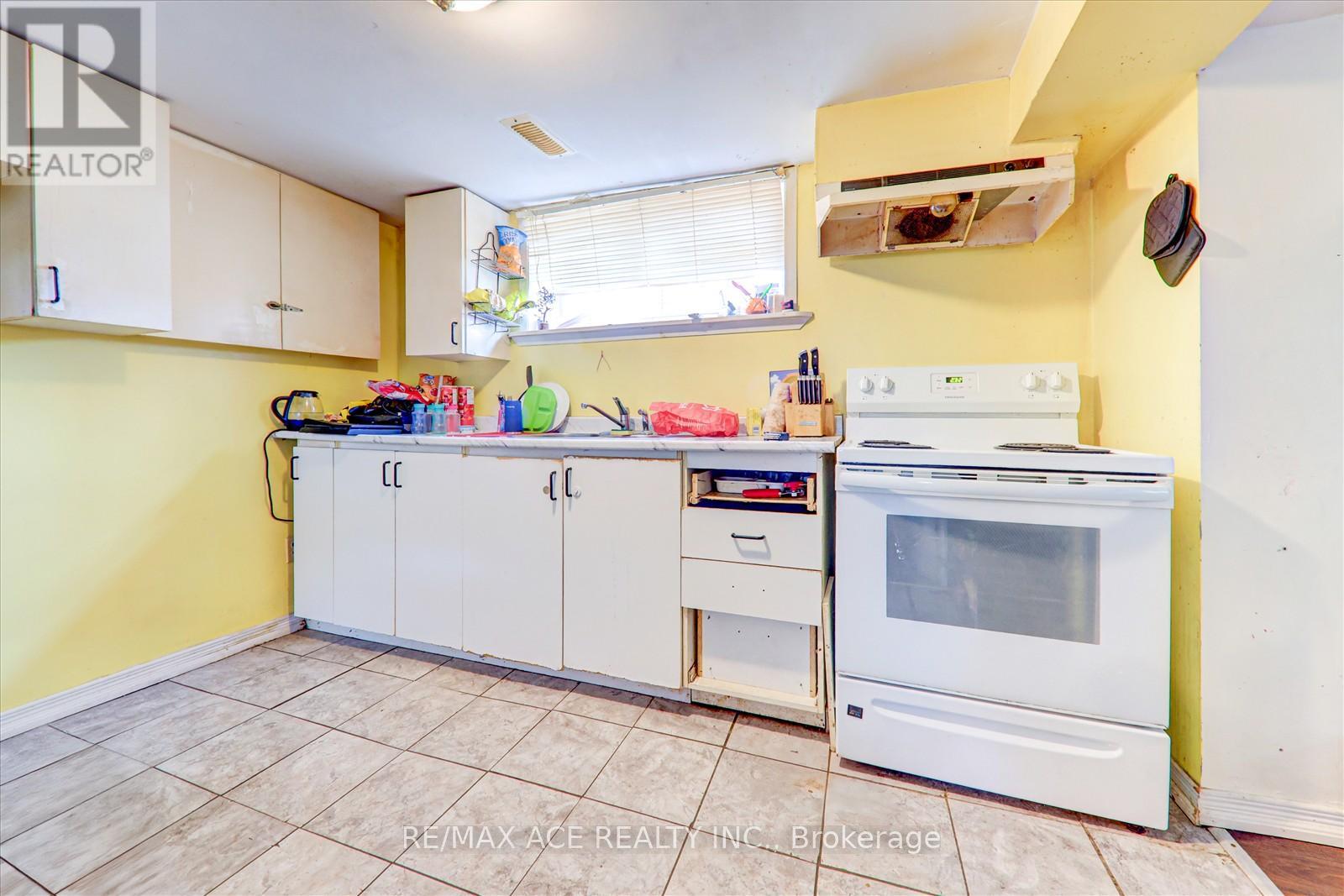 40 Lombardy Crescent, Toronto, Ontario  M1K 4N8 - Photo 24 - E12132302