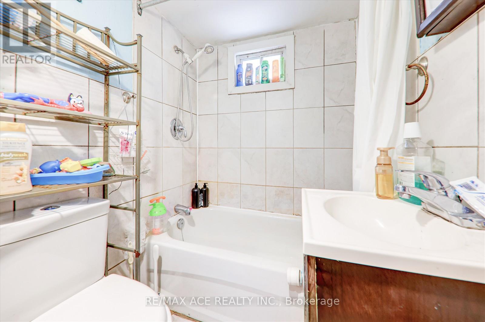 40 Lombardy Crescent, Toronto, Ontario  M1K 4N8 - Photo 26 - E12132302