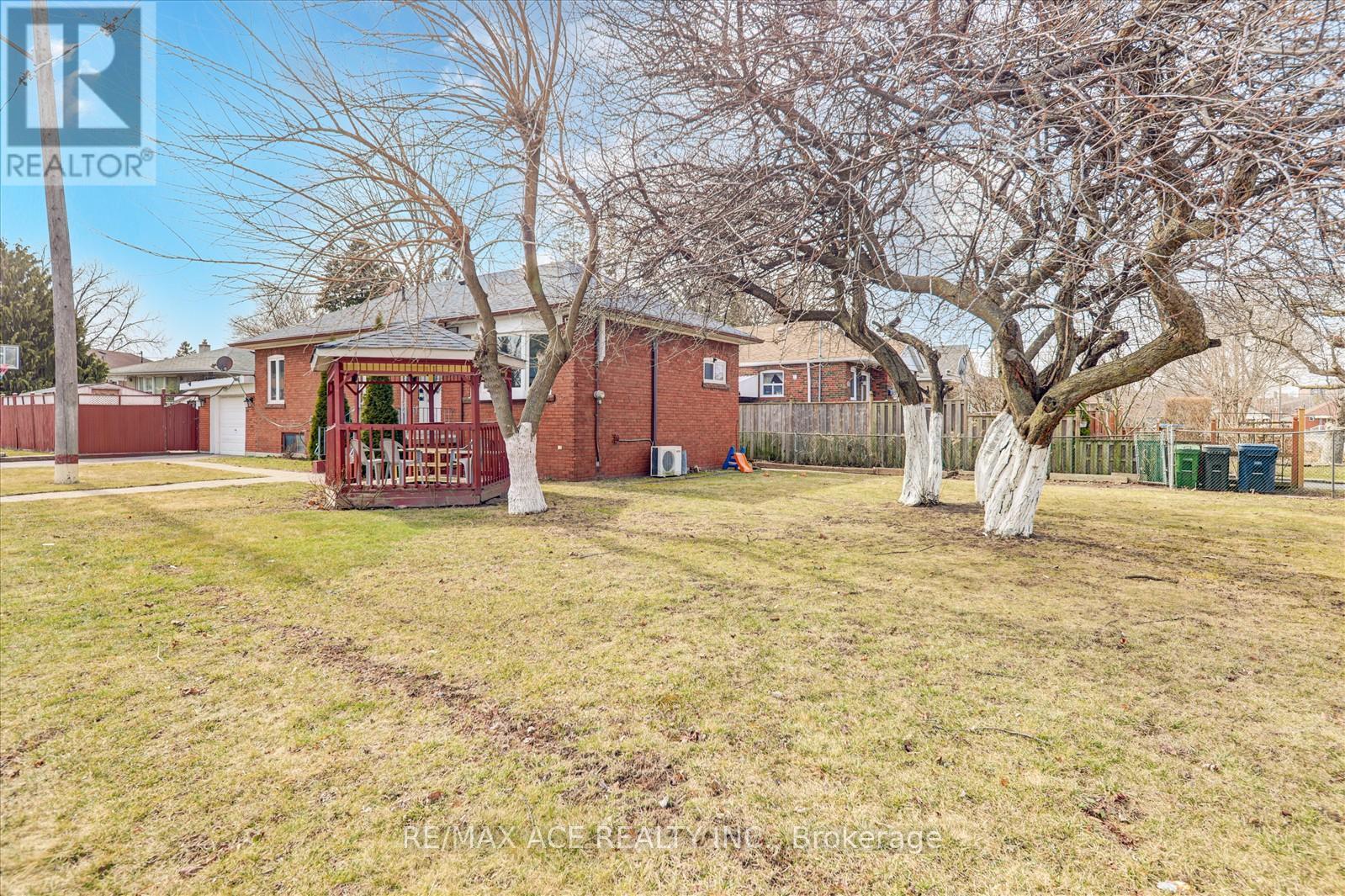40 Lombardy Crescent, Toronto, Ontario  M1K 4N8 - Photo 32 - E12132302