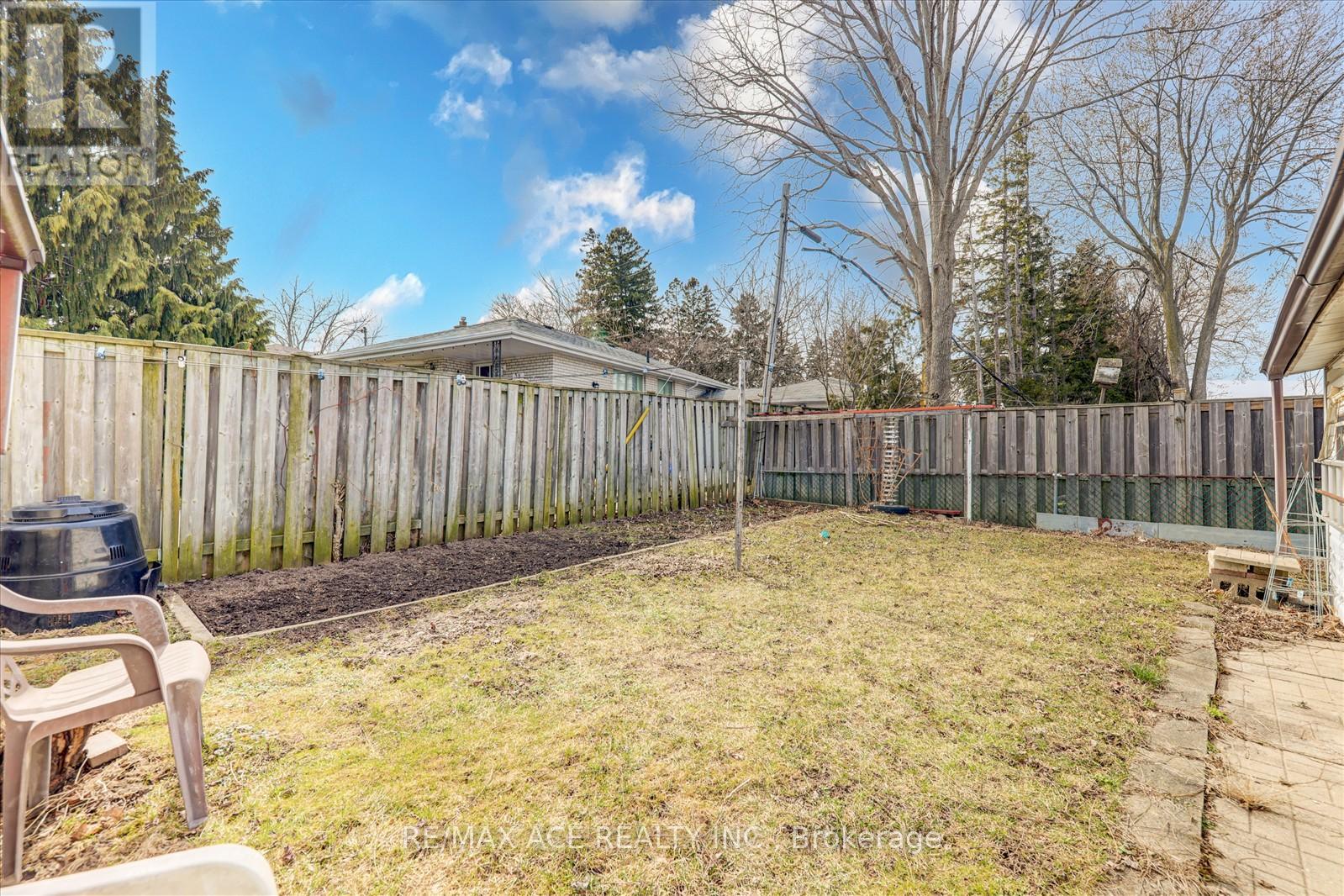 40 Lombardy Crescent, Toronto, Ontario  M1K 4N8 - Photo 34 - E12132302