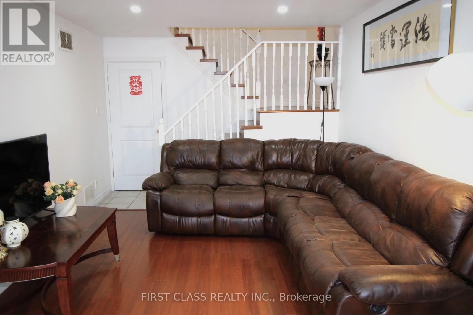 23 Cheeseman Drive, Markham, Ontario  L3R 3G3 - Photo 2 - N12132310