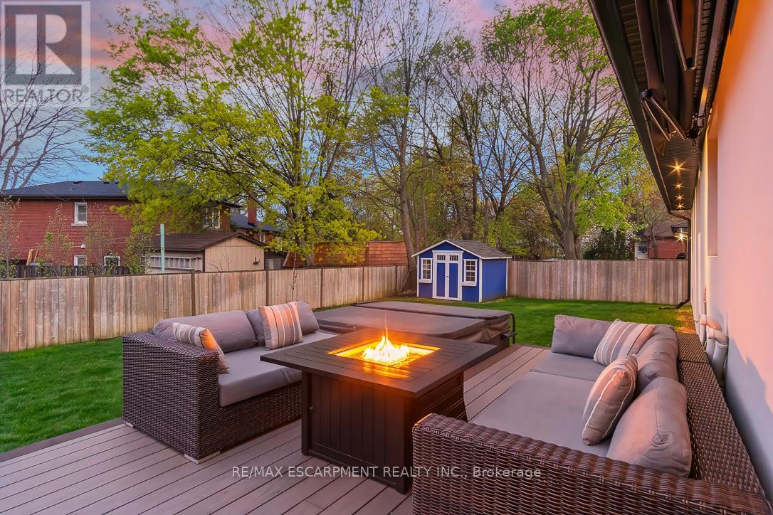 2054 Rebecca Street, Oakville, Ontario  L6L 2A2 - Photo 35 - W12117022