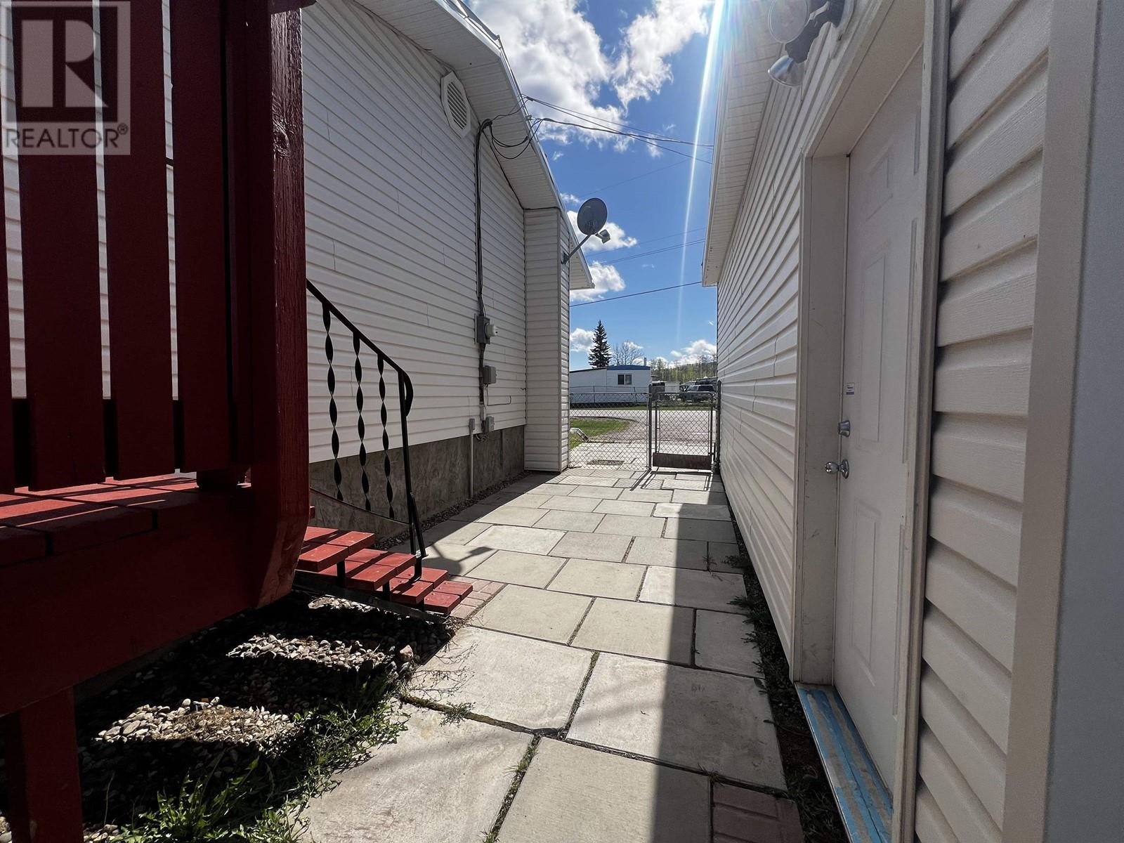 45 Tunasa Crescent, Fraser Lake, British Columbia  V0J 1S0 - Photo 25 - R3000048