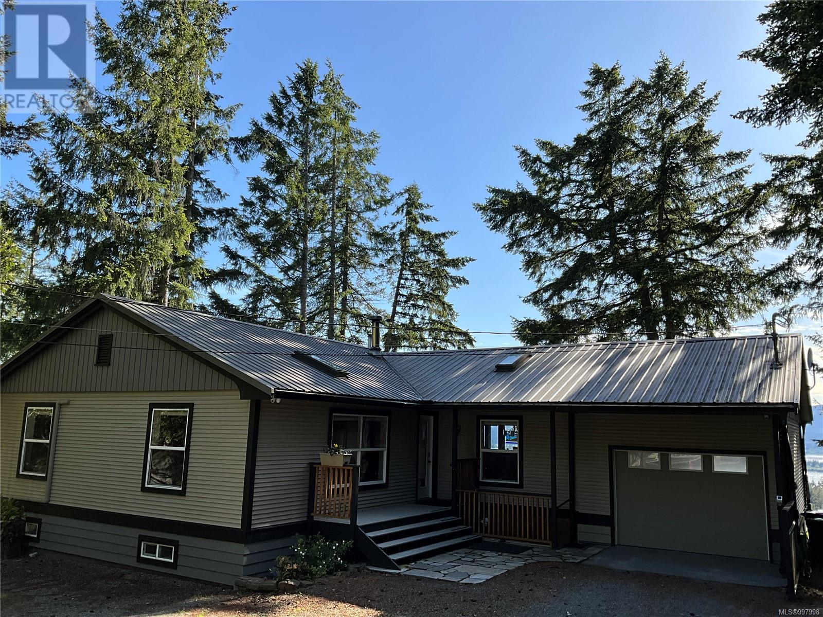 Property at 1017 Pat Burns Ave image 3