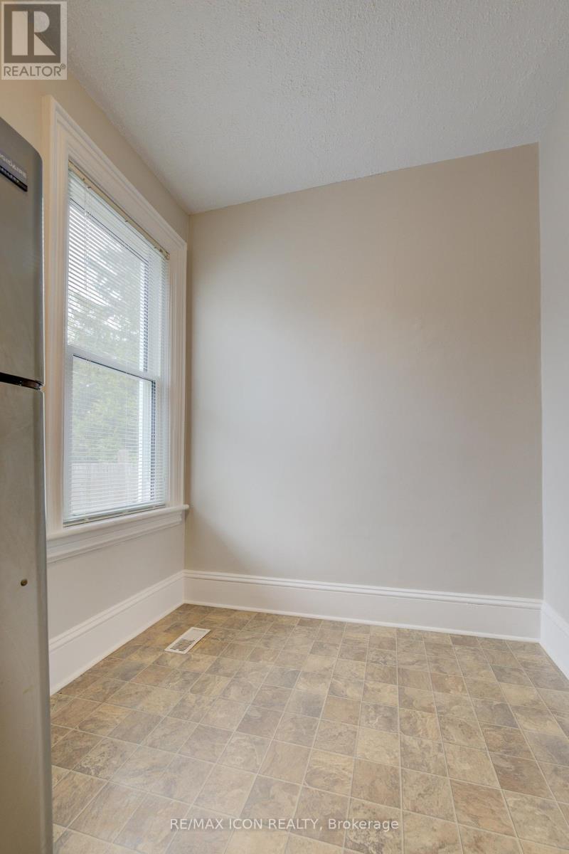 26 Chalmers Street N, Cambridge, Ontario  N1R 5B7 - Photo 11 - X12132275