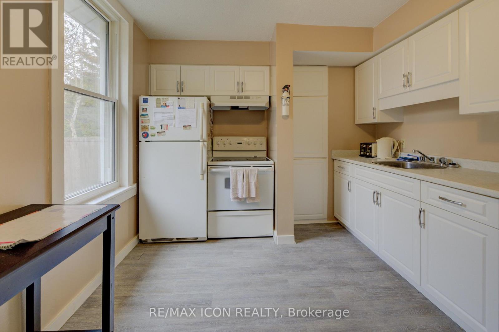 26 Chalmers Street N, Cambridge, Ontario  N1R 5B7 - Photo 31 - X12132275