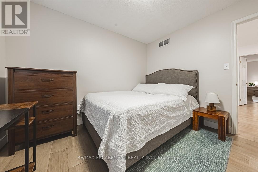 6 Windmill Place, Hamilton (Dundas), Ontario  L9M 6V9 - Photo 31 - X12132282