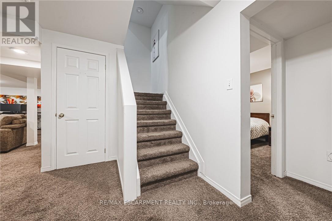 6 Windmill Place, Hamilton (Dundas), Ontario  L9M 6V9 - Photo 34 - X12132282