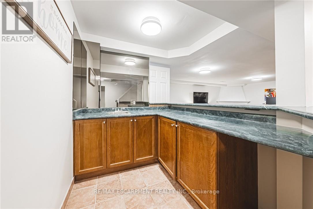 6 Windmill Place, Hamilton (Dundas), Ontario  L9M 6V9 - Photo 38 - X12132282
