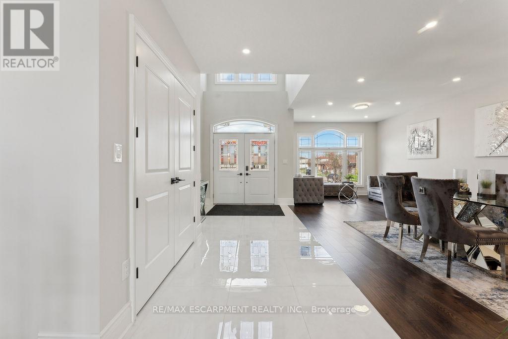 Property at 54 CHIPMAN AVENUE image 3