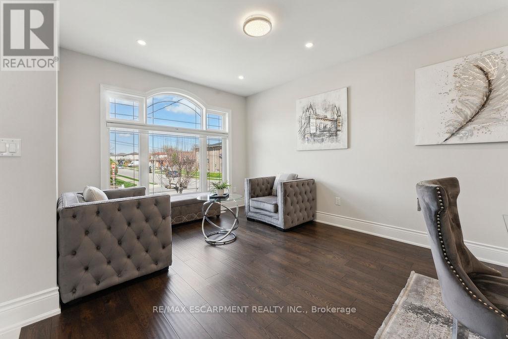 Property at 54 CHIPMAN AVENUE image 5