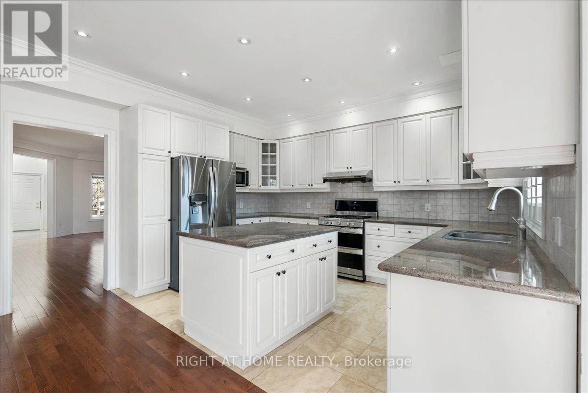 52 Harold Street, Toronto, Ontario  M8Z 3R3 - Photo 7 - W12040453