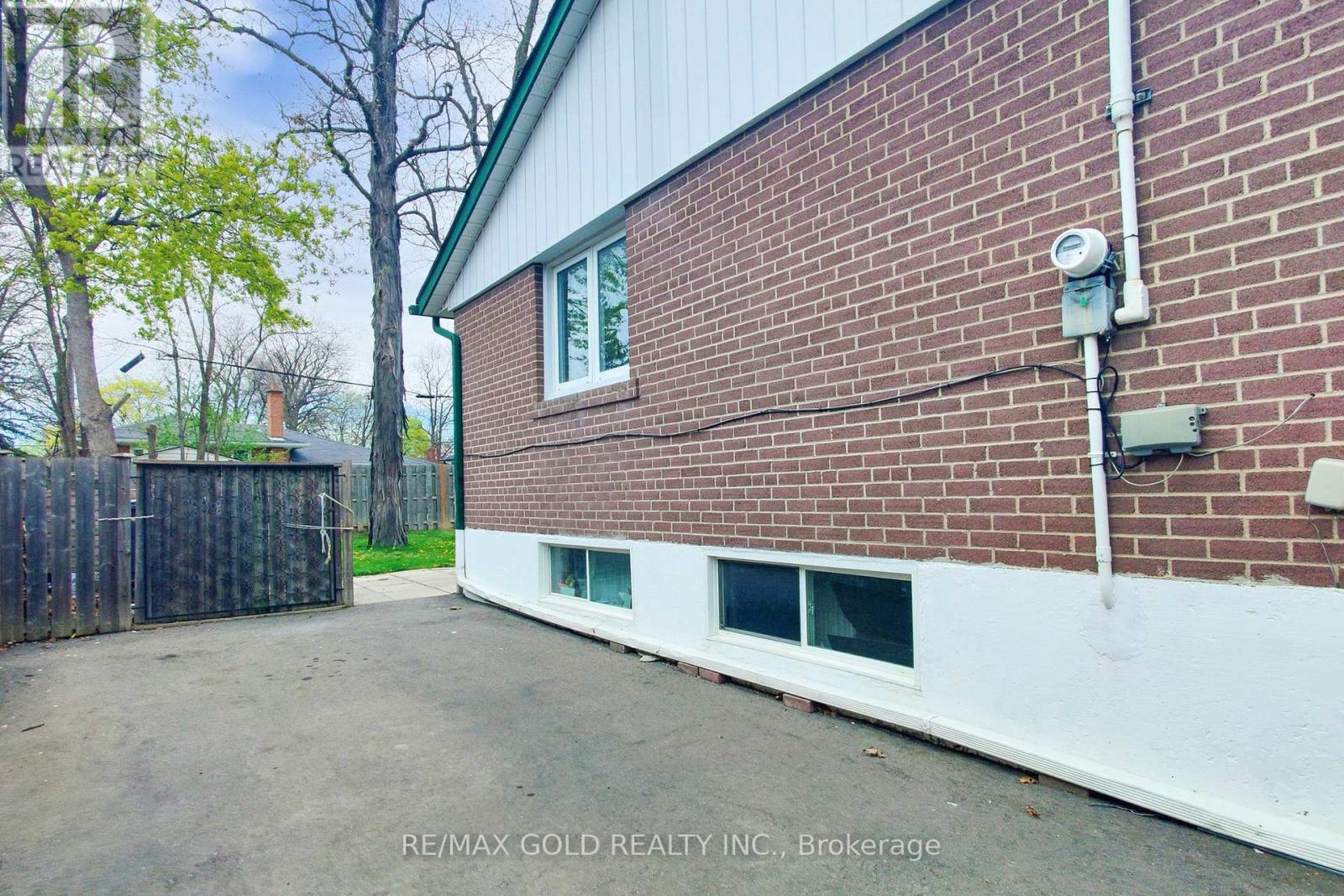 70 Kimbark Drive, Brampton, Ontario  L6X 2A4 - Photo 25 - W12123454