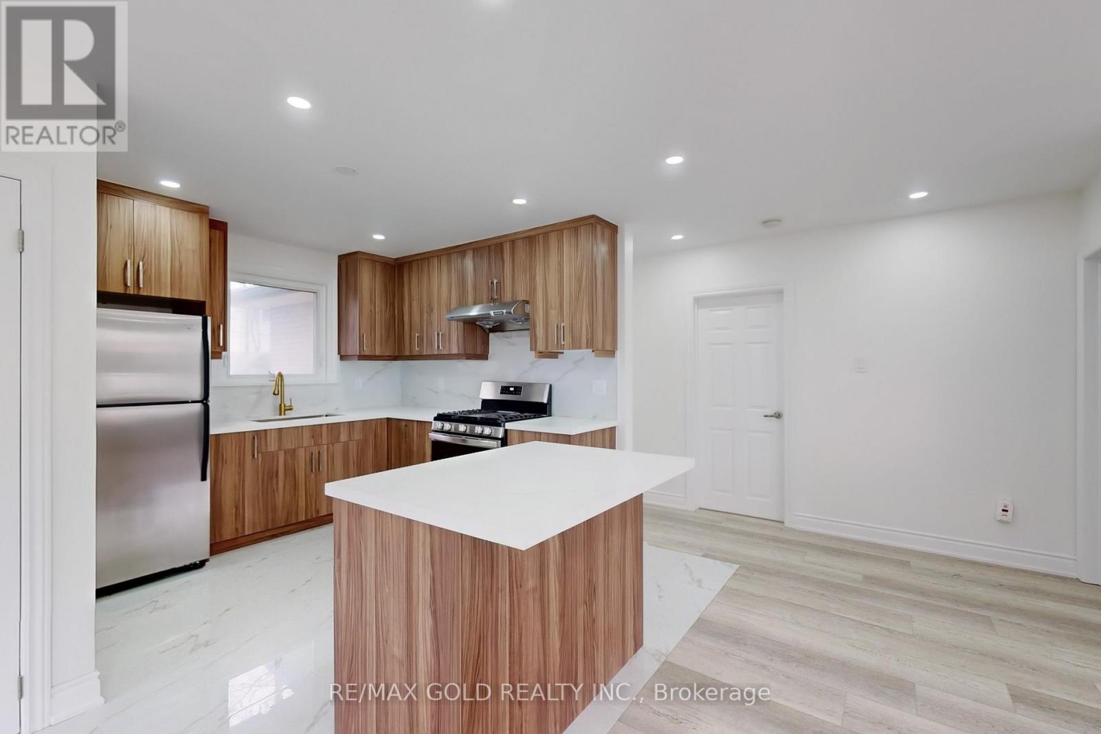 70 Kimbark Drive, Brampton, Ontario  L6X 2A4 - Photo 6 - W12123454