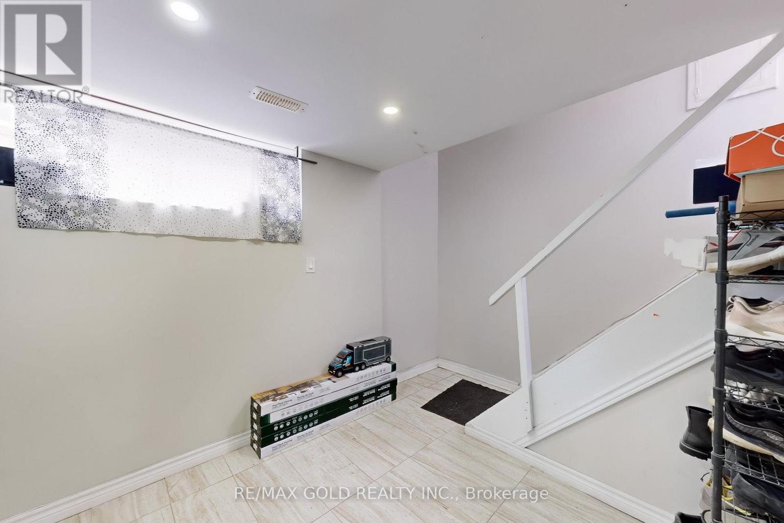 70 Kimbark Drive, Brampton, Ontario  L6X 2A4 - Photo 16 - W12123454