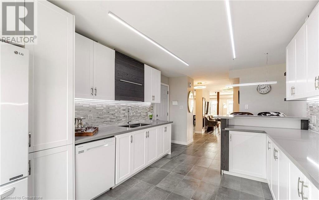 2046 Glenada Crescent, Oakville, Ontario  L6H 4M3 - Photo 14 - 40726188