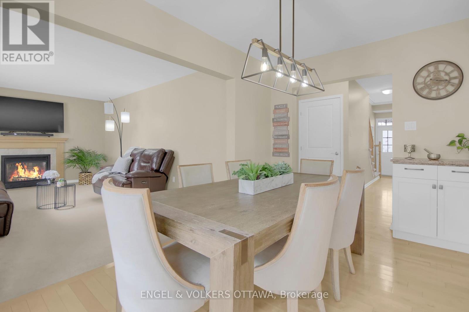 153 Arrowwood Drive, Ottawa, Ontario  K2S 2G3 - Photo 12 - X12132320