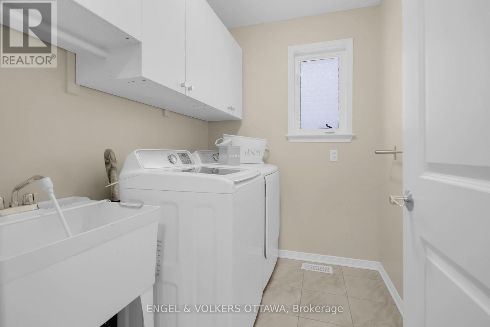 153 Arrowwood Drive, Ottawa, Ontario  K2S 2G3 - Photo 17 - X12132320