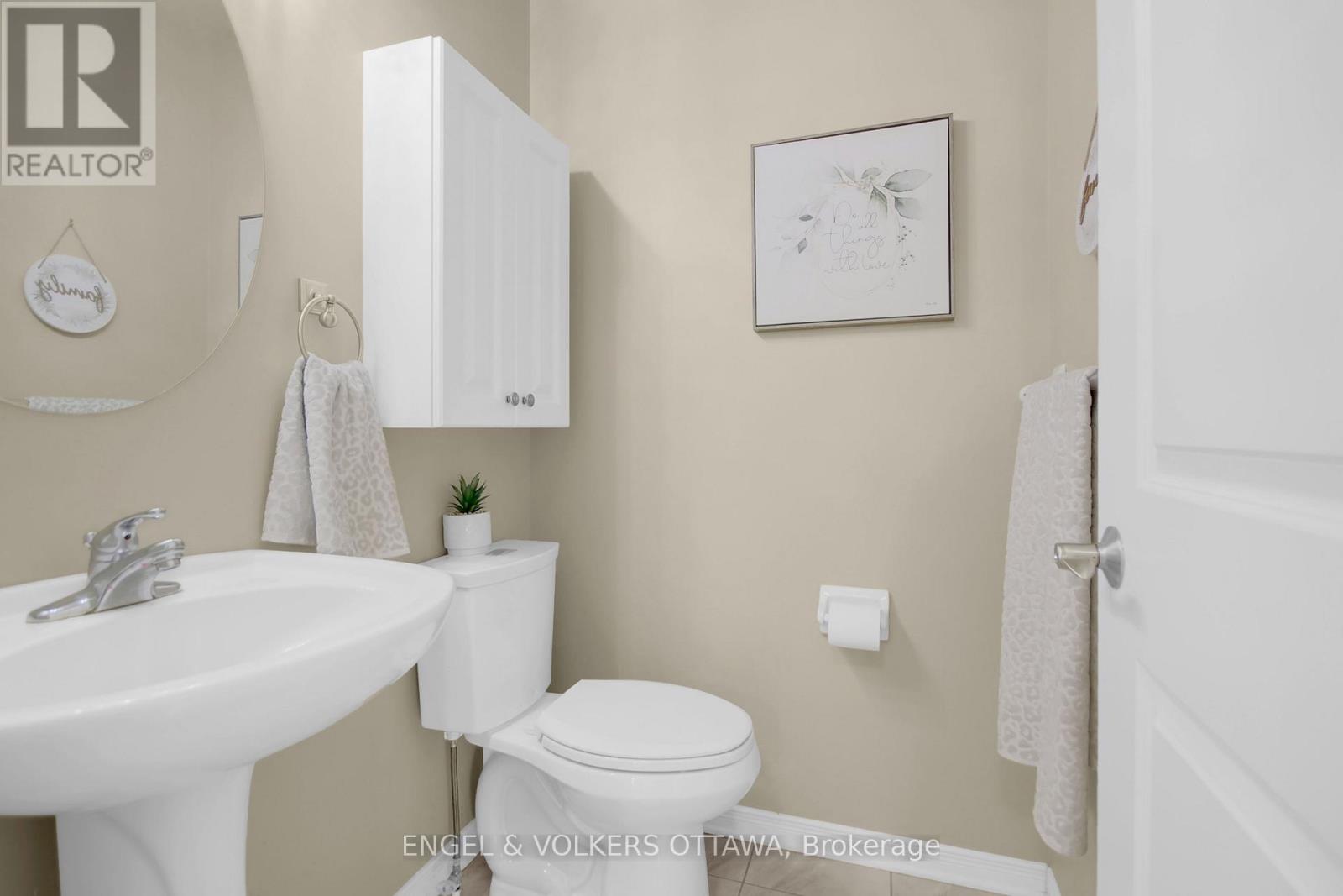 153 Arrowwood Drive, Ottawa, Ontario  K2S 2G3 - Photo 19 - X12132320