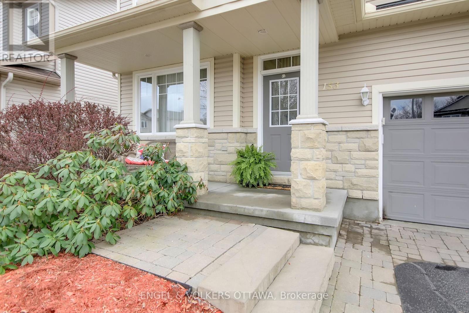 153 Arrowwood Drive, Ottawa, Ontario  K2S 2G3 - Photo 2 - X12132320