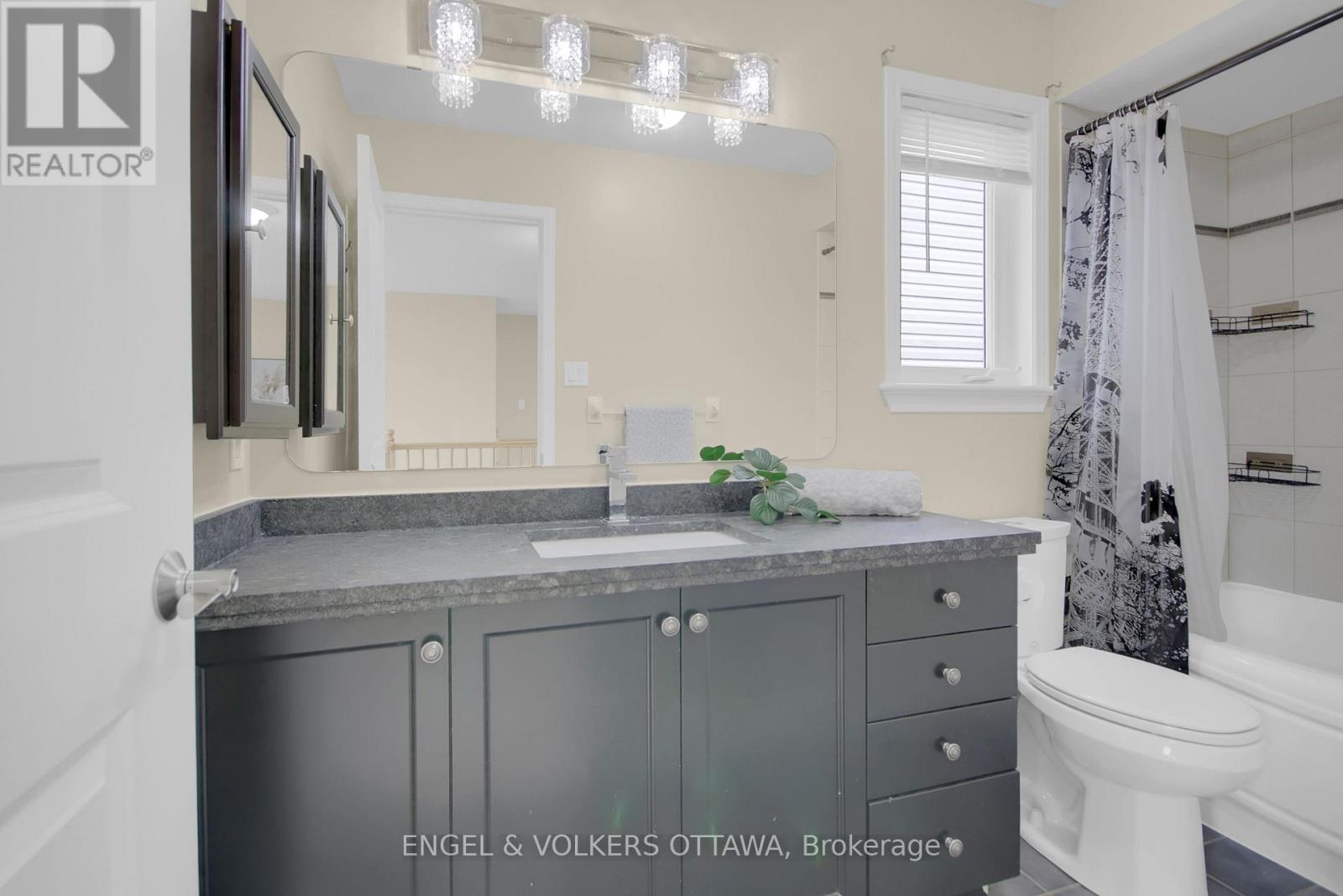 153 Arrowwood Drive, Ottawa, Ontario  K2S 2G3 - Photo 22 - X12132320