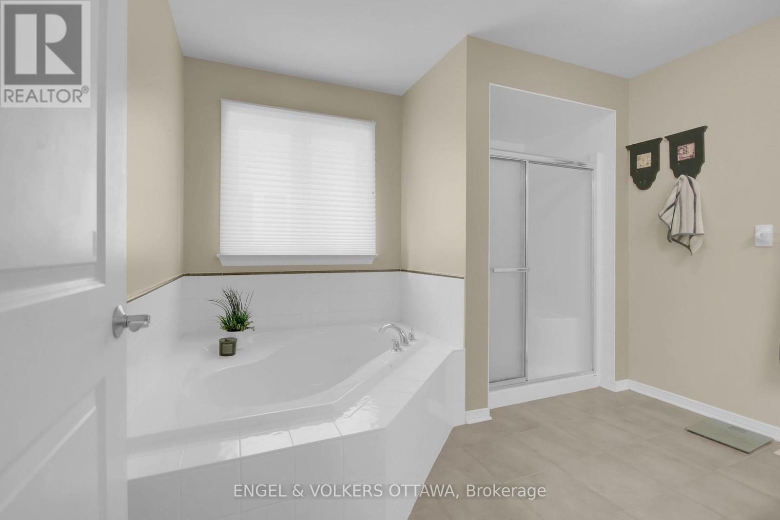 153 Arrowwood Drive, Ottawa, Ontario  K2S 2G3 - Photo 27 - X12132320