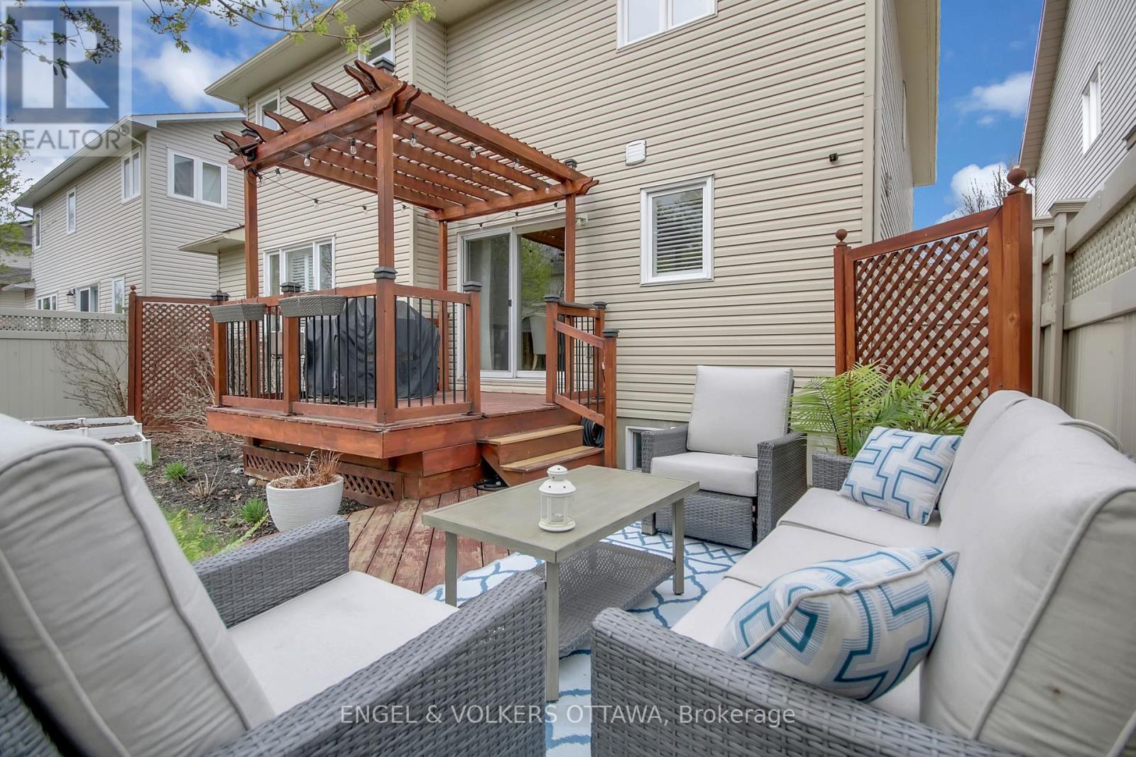 153 Arrowwood Drive, Ottawa, Ontario  K2S 2G3 - Photo 33 - X12132320