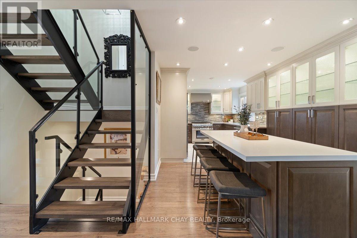 Property at 201 ALBERT STREET E image 4