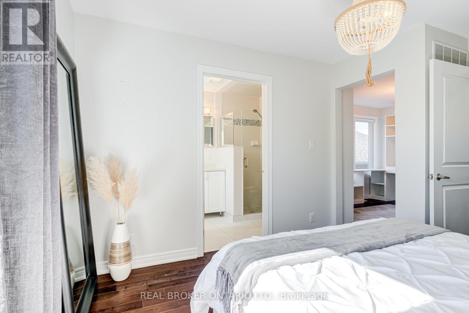 78b Foch Avenue, Toronto (Alderwood), Ontario  M8W 3X4 - Photo 15 - W12132326