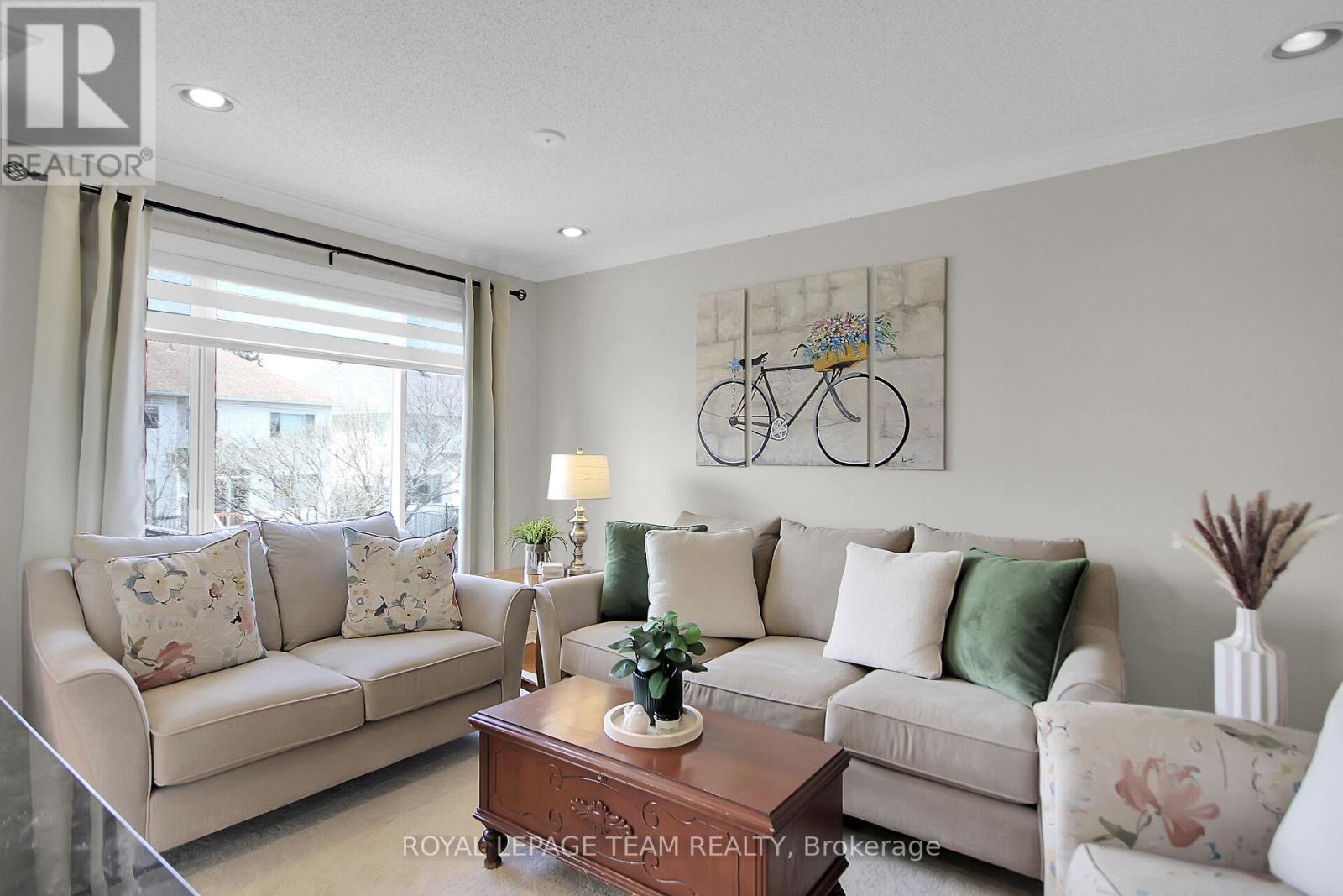 484 Meadowbreeze Drive, Ottawa, Ontario  K2M 2T6 - Photo 6 - X12132157
