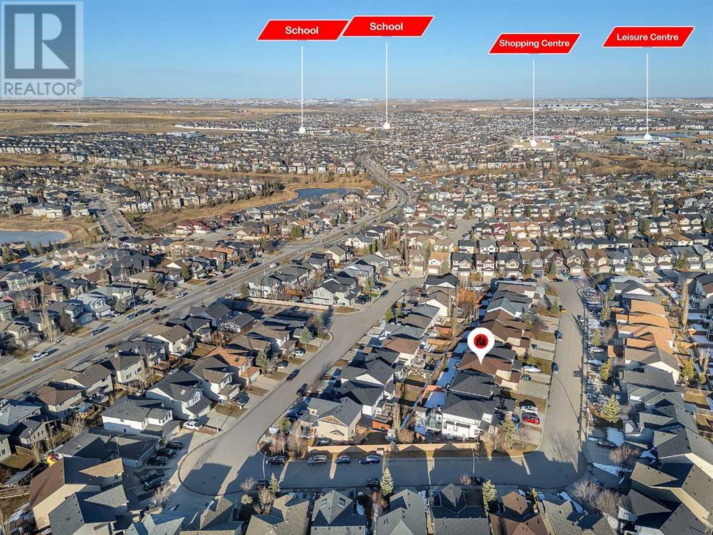 Property at 101 PANAMOUNT Manor NW image 5