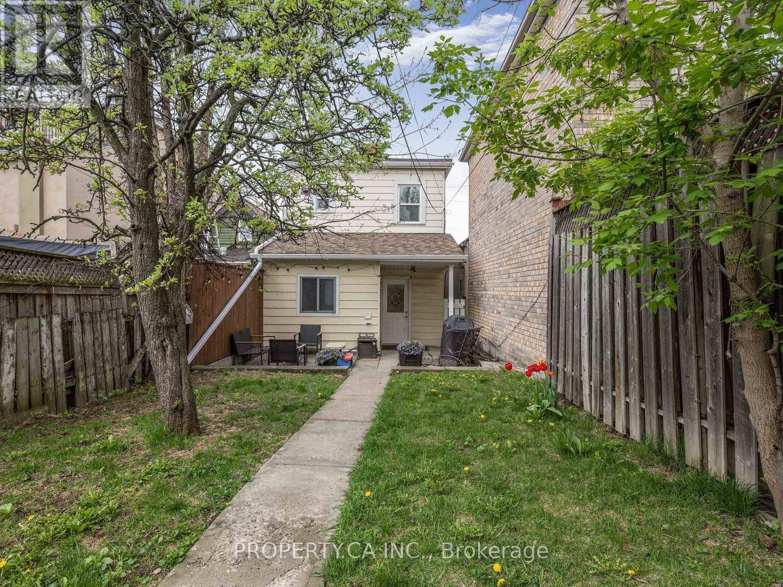 29 Gilbert Avenue, Toronto, Ontario  M6E 4W2 - Photo 17 - W12127548