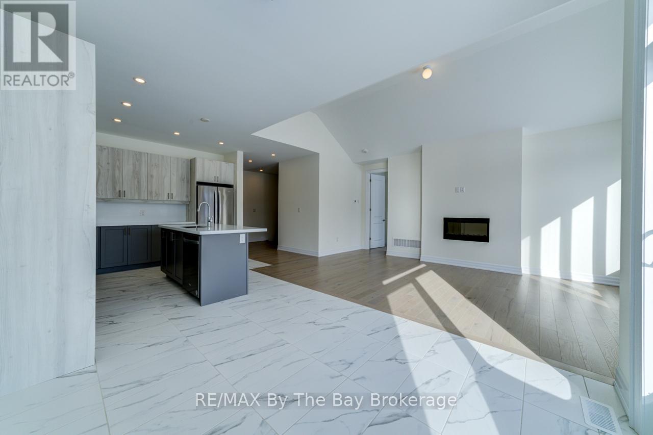 190 Mapleside Drive, Wasaga Beach, Ontario L9Z 0L4 - Photo 16 - S12132377