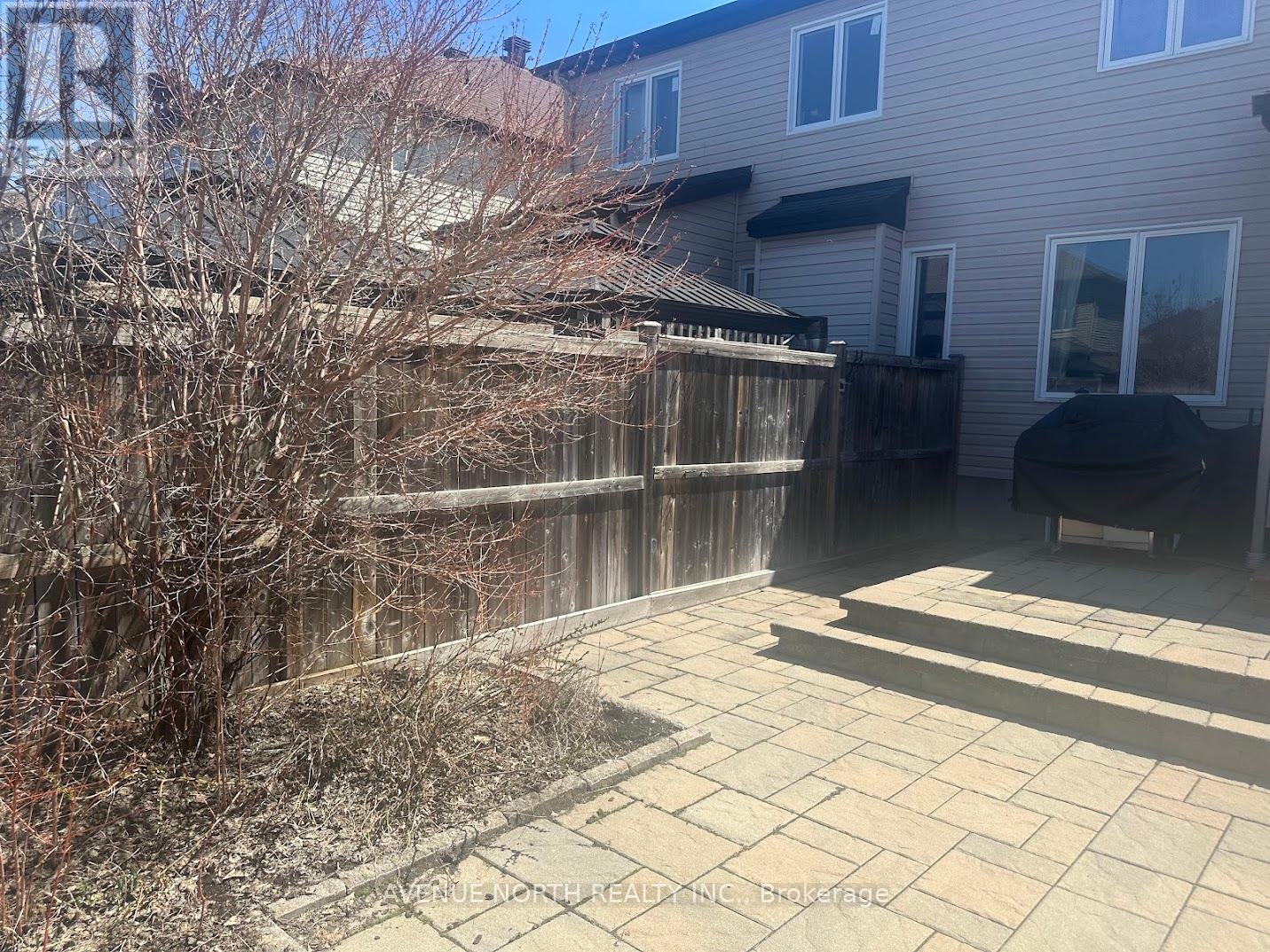 238 Tewsley Drive, Ottawa, Ontario  K1V 0Y6 - Photo 3 - X12132366