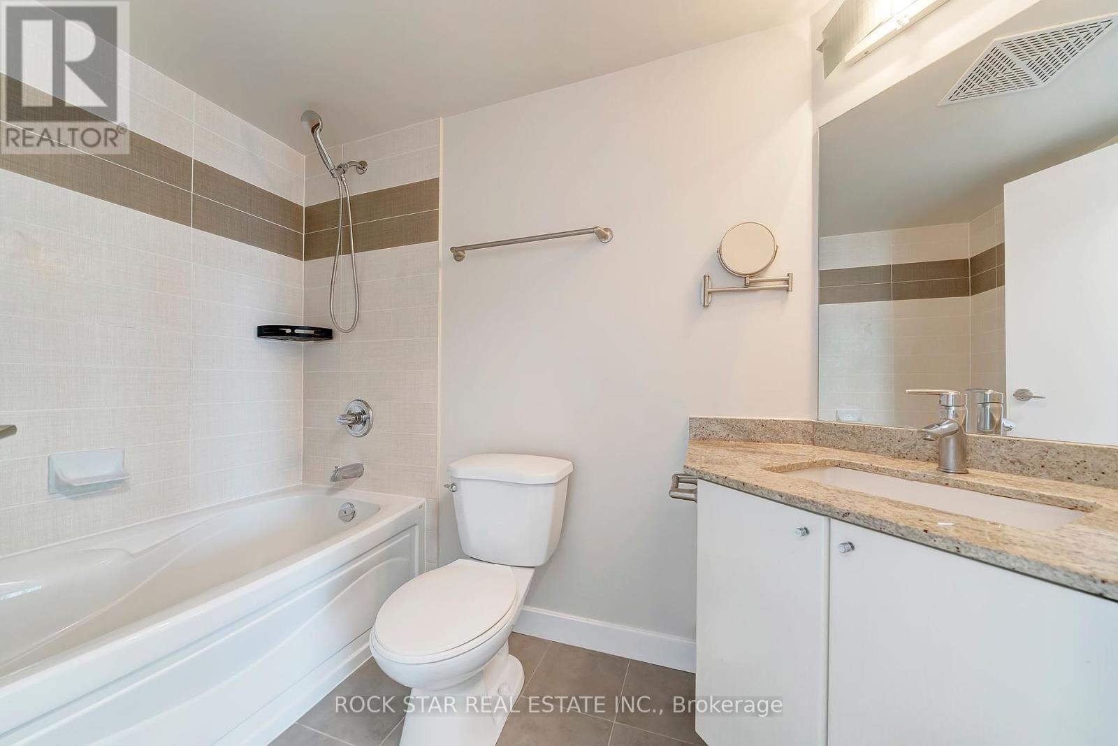 905 - 18 Harbour Street, Toronto (Waterfront Communities), Ontario  M5J 2Z6 - Photo 23 - C12132363