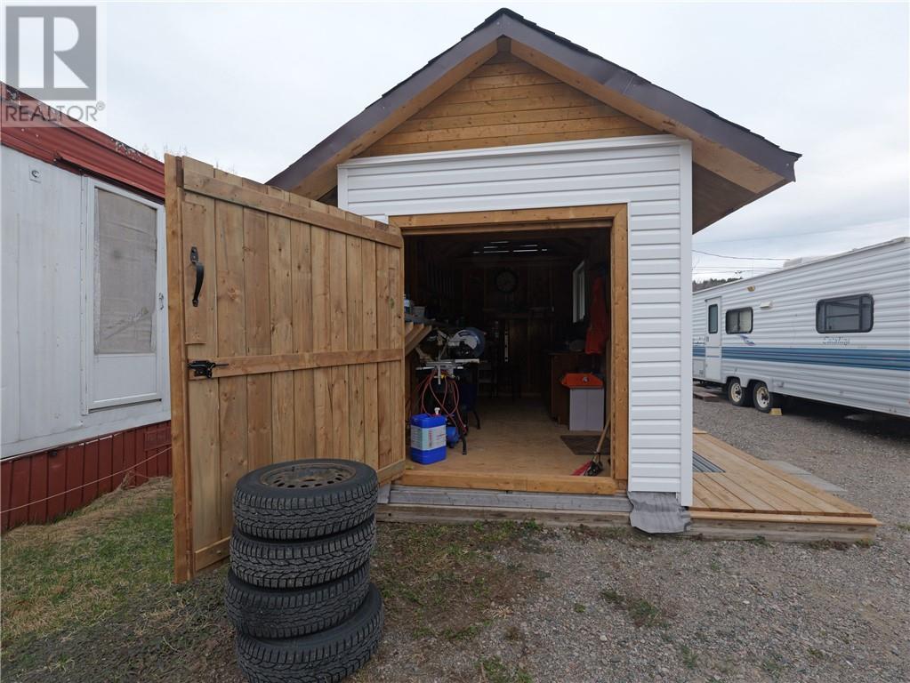 27 Mountain Ave, Levack, Ontario  P0M 2C0 - Photo 4 - 2122087