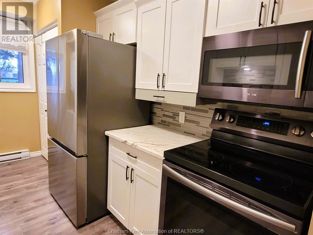 12 Montgomery Crescent Unit# C102, Wallaceburg, Ontario N8A 5B5 - Photo 3 - 25006799