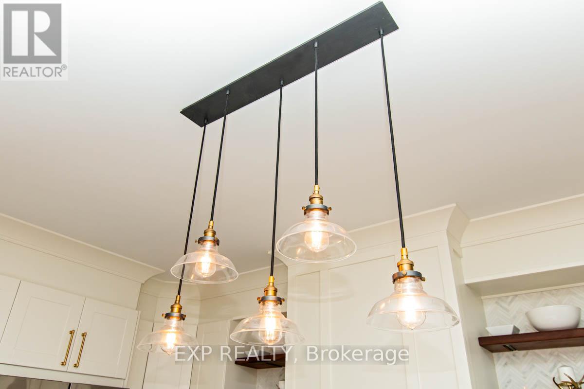 Upper - 503 Sixteen Mile Drive, Oakville, Ontario  L6M 0P6 - Photo 20 - W12132348